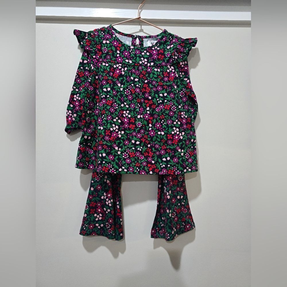 Crown & Ivy Floral Ruffle Flannel Top And Pants Set NWT Size Small